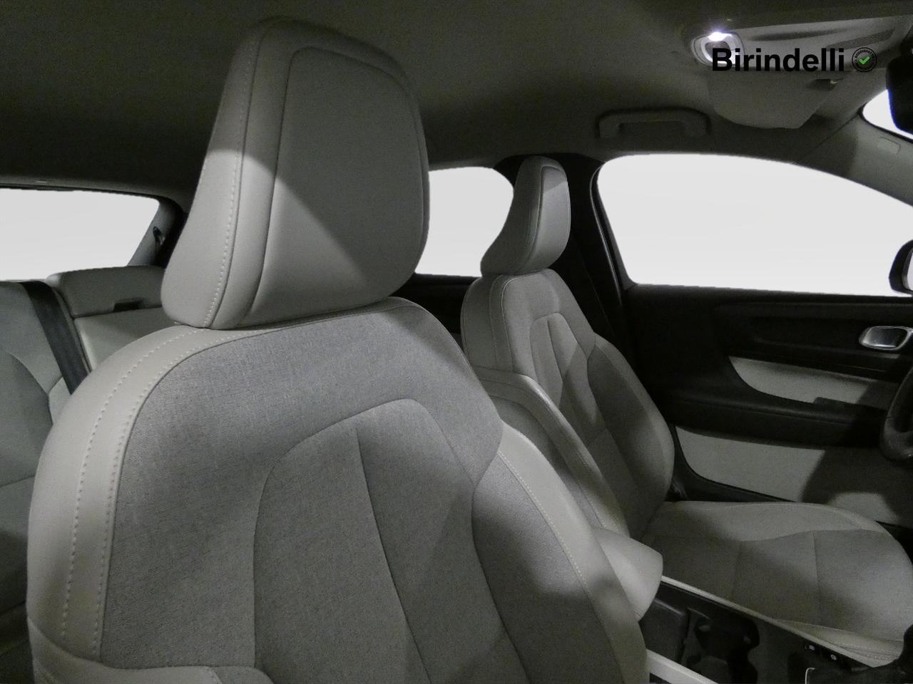 VOLVO XC40 (2017-->) - XC40 T3