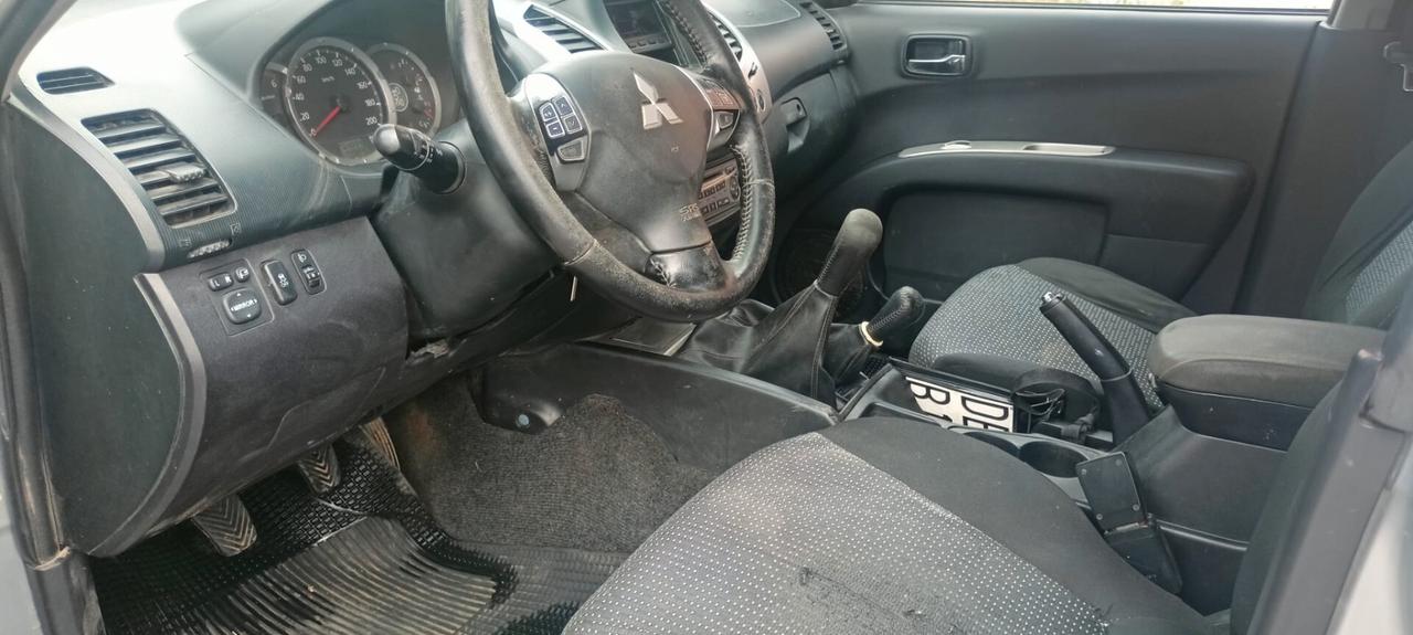 Mitsubishi L200 2.5 DI-D Double Cab Intense