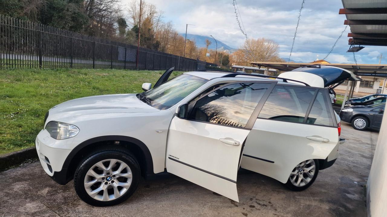 BMW X5 xDrive30d Futura - 2011