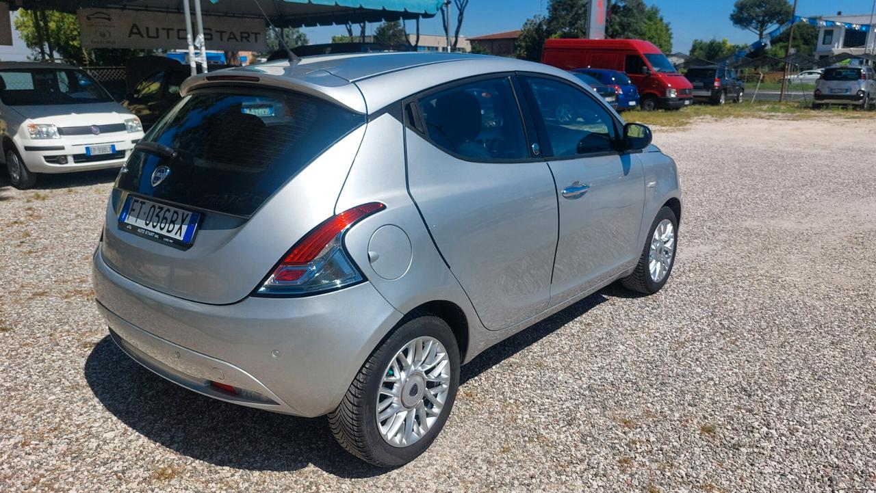 Lancia Ypsilon 1.2 69 CV 5 porte GPL Ecochic Gold