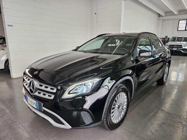 Mercedes-Benz GLA 180 premium NEOPATENTATI