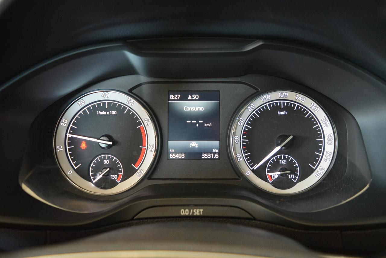 Skoda Karoq 1.0 TSI 110 CV Executive Telecamera Carplay