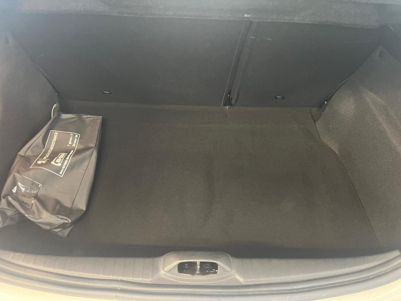Peugeot 208 PureTech 82 5 porte Allure