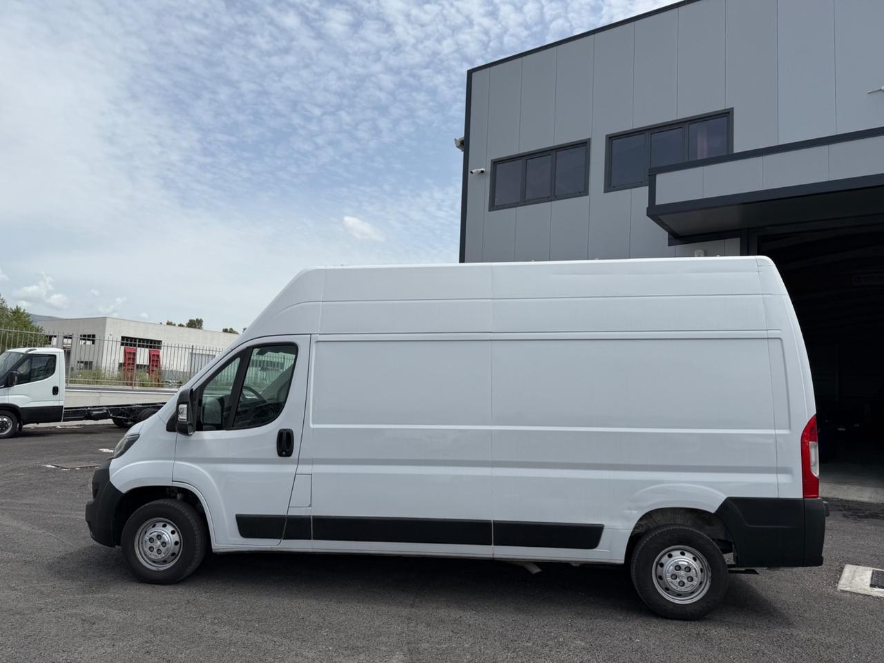 Peugeot Boxer 333 2.2 BlueHDi 140 S&S PC-TN L3H3 Furgone
