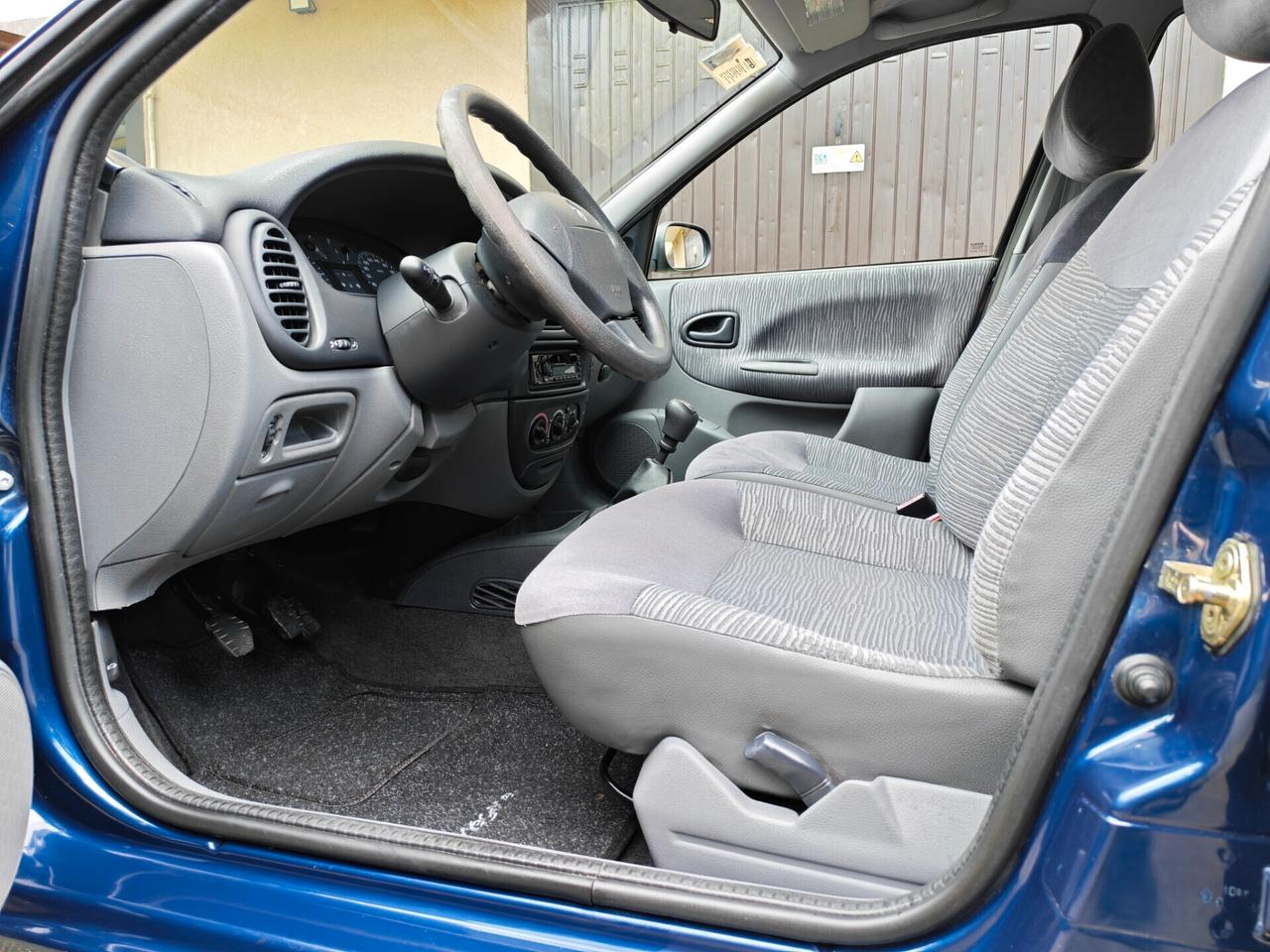 Renault Mégane SW 1.6 BENZINA 107cv / 89.000km / Unipro