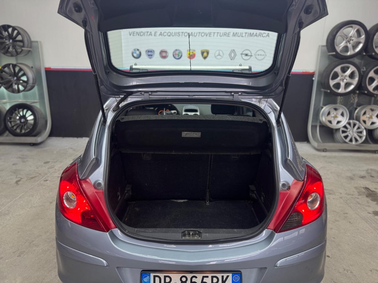 Opel Corsa 1.4 Benzina ADATTA NEOPATENTATI 16V 3 porte Sport