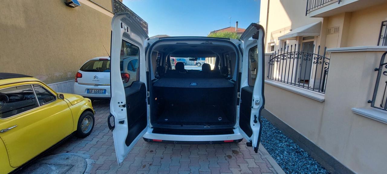 DOBLO" COMBI N1 BUSINESS 1,6 MTJ DIESEL 120 CV NAVI RETROCAMERA CRUISE SENSORI IVA COMPRESA
