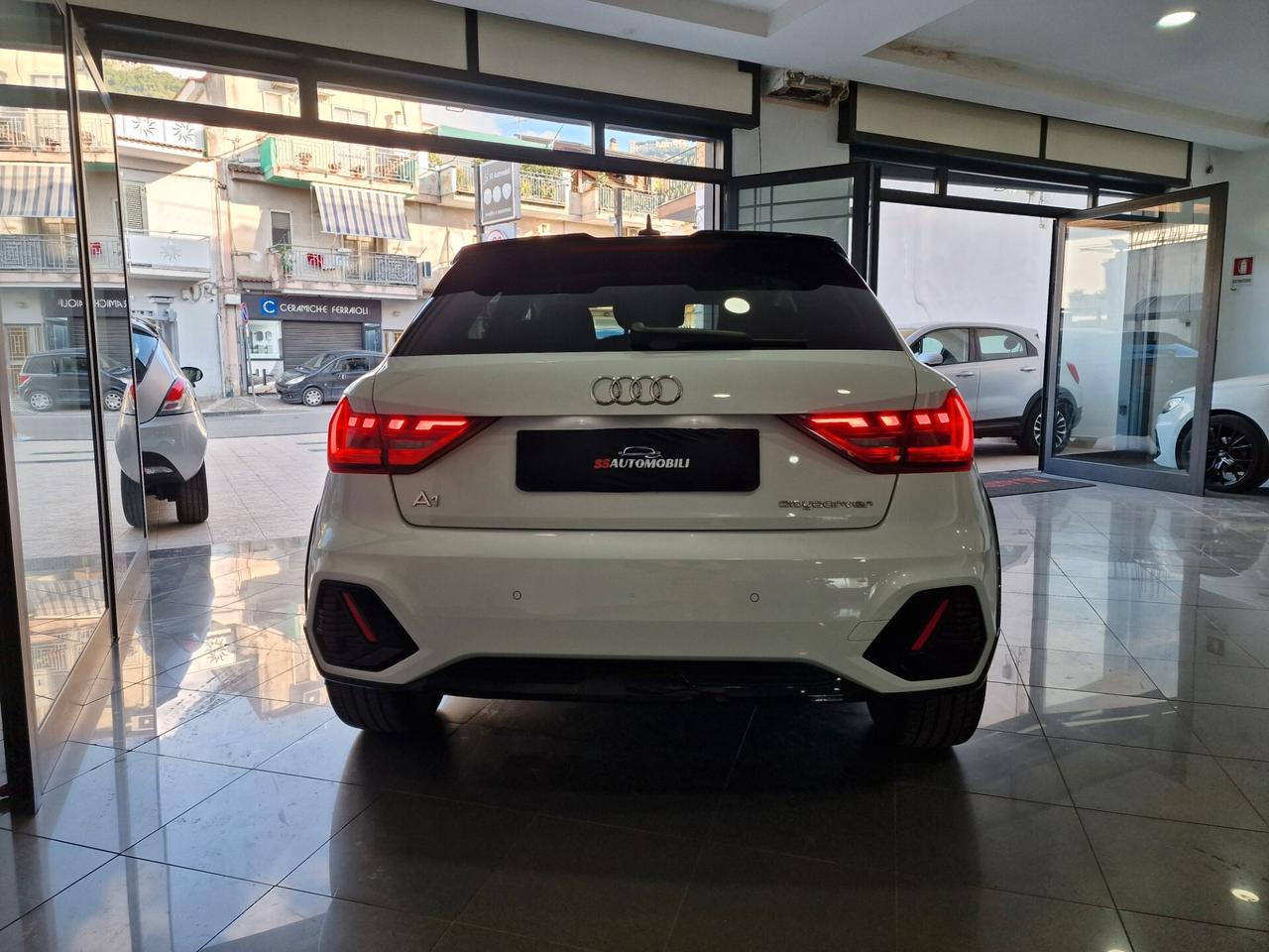 Audi A1 citycarver/allstreet 30 identity contrast