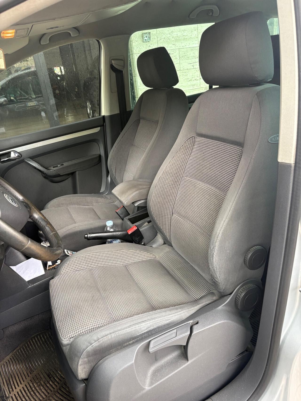 Volkswagen Touran 1.9 105CV 7 POSTI