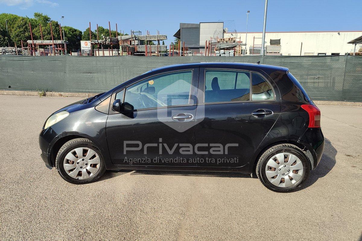 TOYOTA Yaris 1.0 5 porte