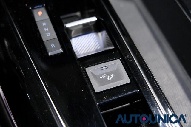 PEUGEOT 3008 HYBRID4 300 E-EAT8 ALLURE PACK