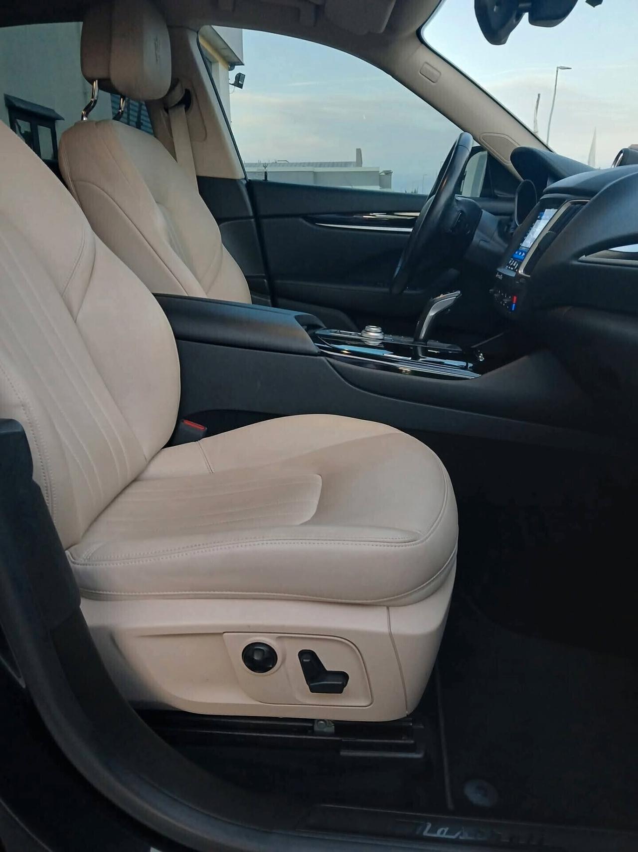 MASERATI Levante 3.0 V6 Diesel 250cv PARI AL NUOVO