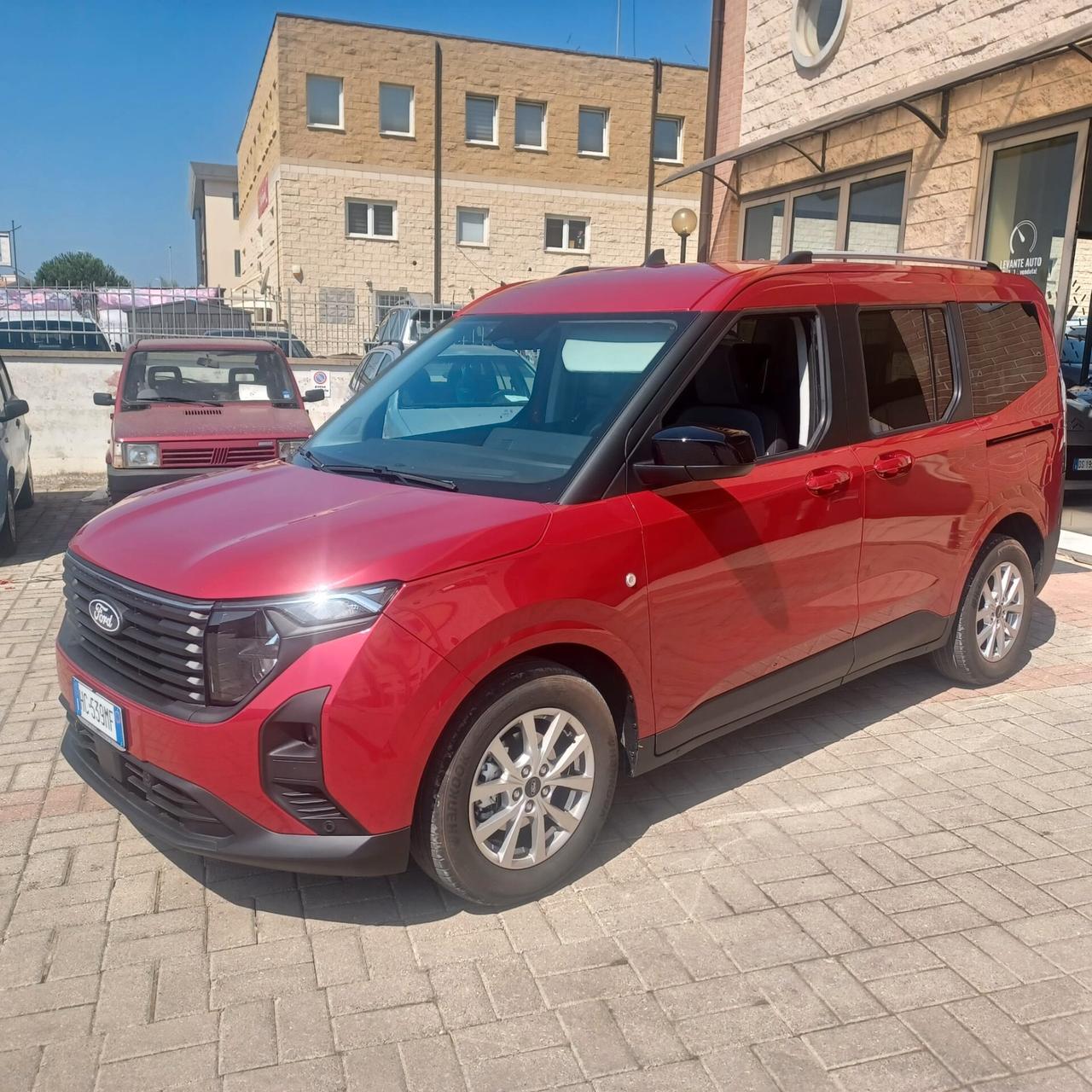 NUOVO 1.788KM FORD TOURNEO CURIER 24 MESI GARANZIA DI FABBRICA