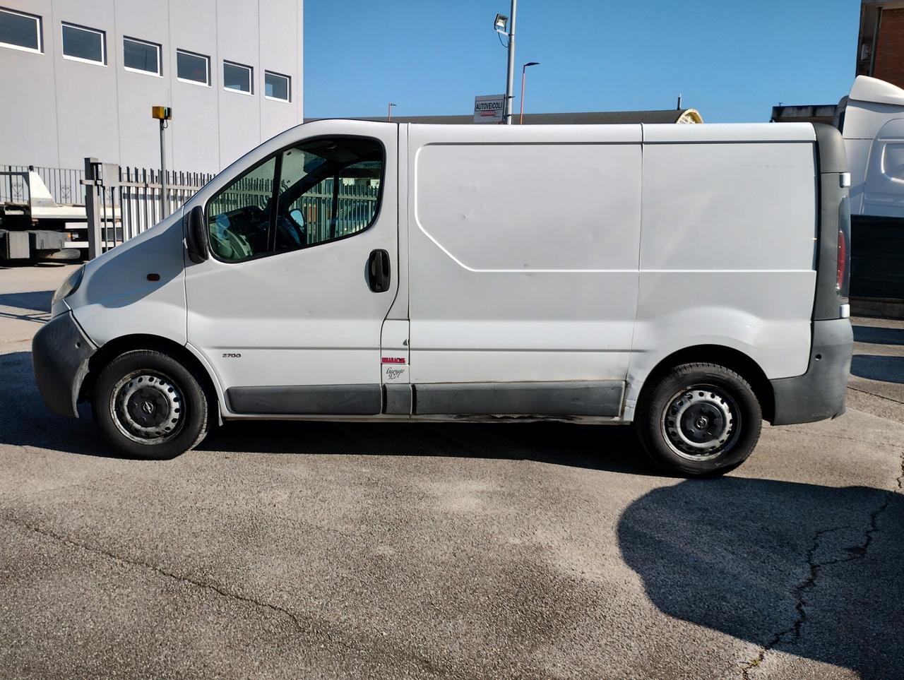 OPEL VIVARO 1.9 DIESEL 74KW 2004