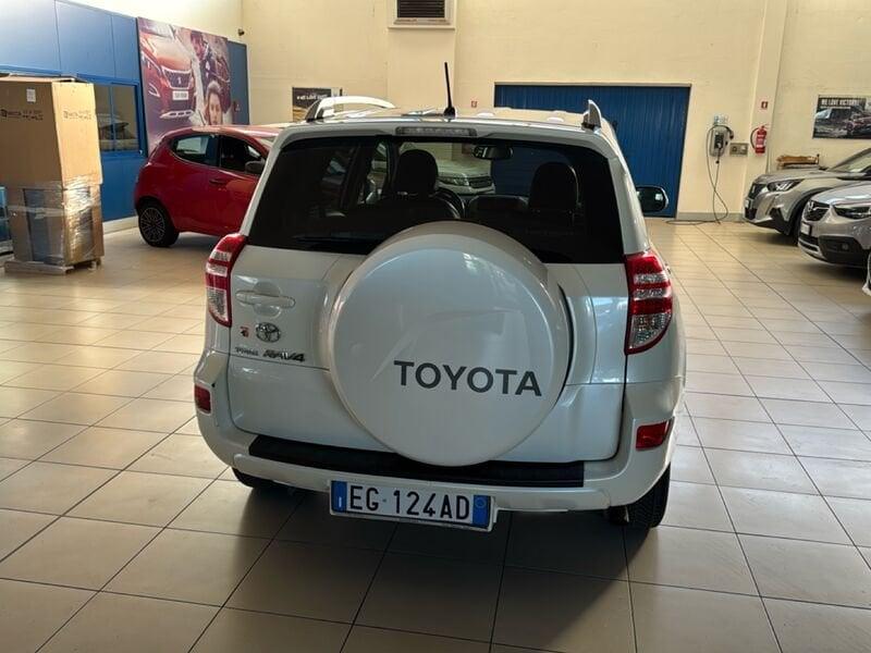 Toyota RAV4 D-4d 2.2 DPF 150cv Exclusive Gancio Traino
