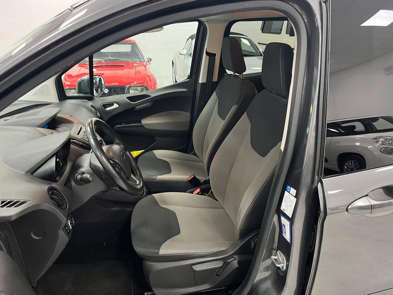 Ford Tourneo Courier 1.0 ECOBOOST