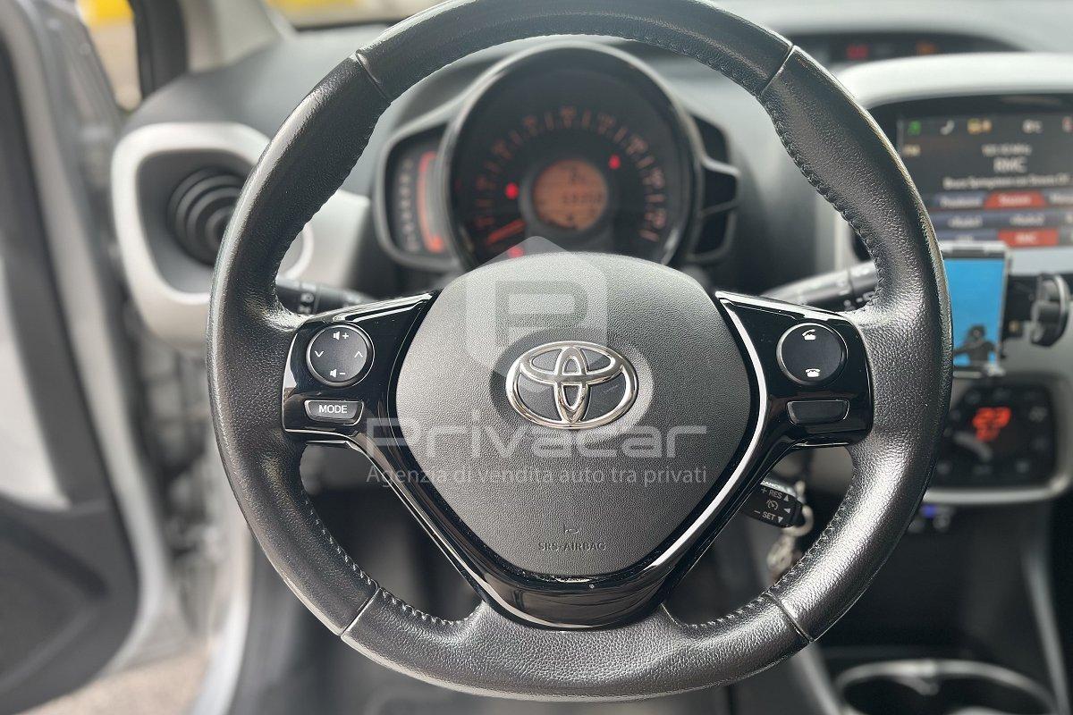 TOYOTA Aygo 1.0 VVT-i 69 CV 5 porte x-wave