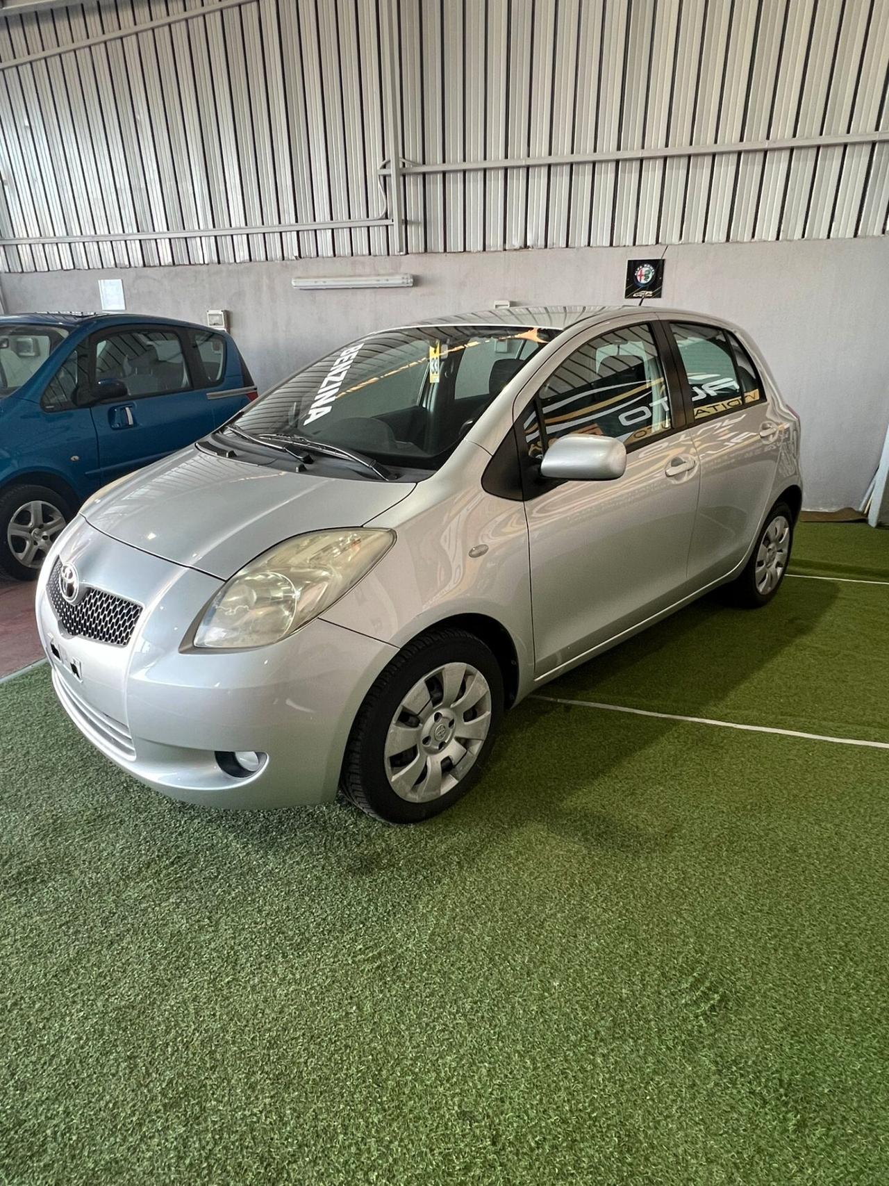 Toyota Yaris 1.3 5 porte Navi