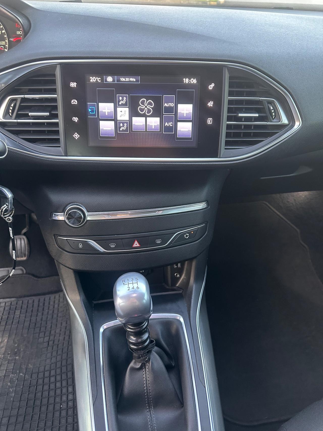 Peugeot 308 BlueHDi 130 S&S EAT8 Allure