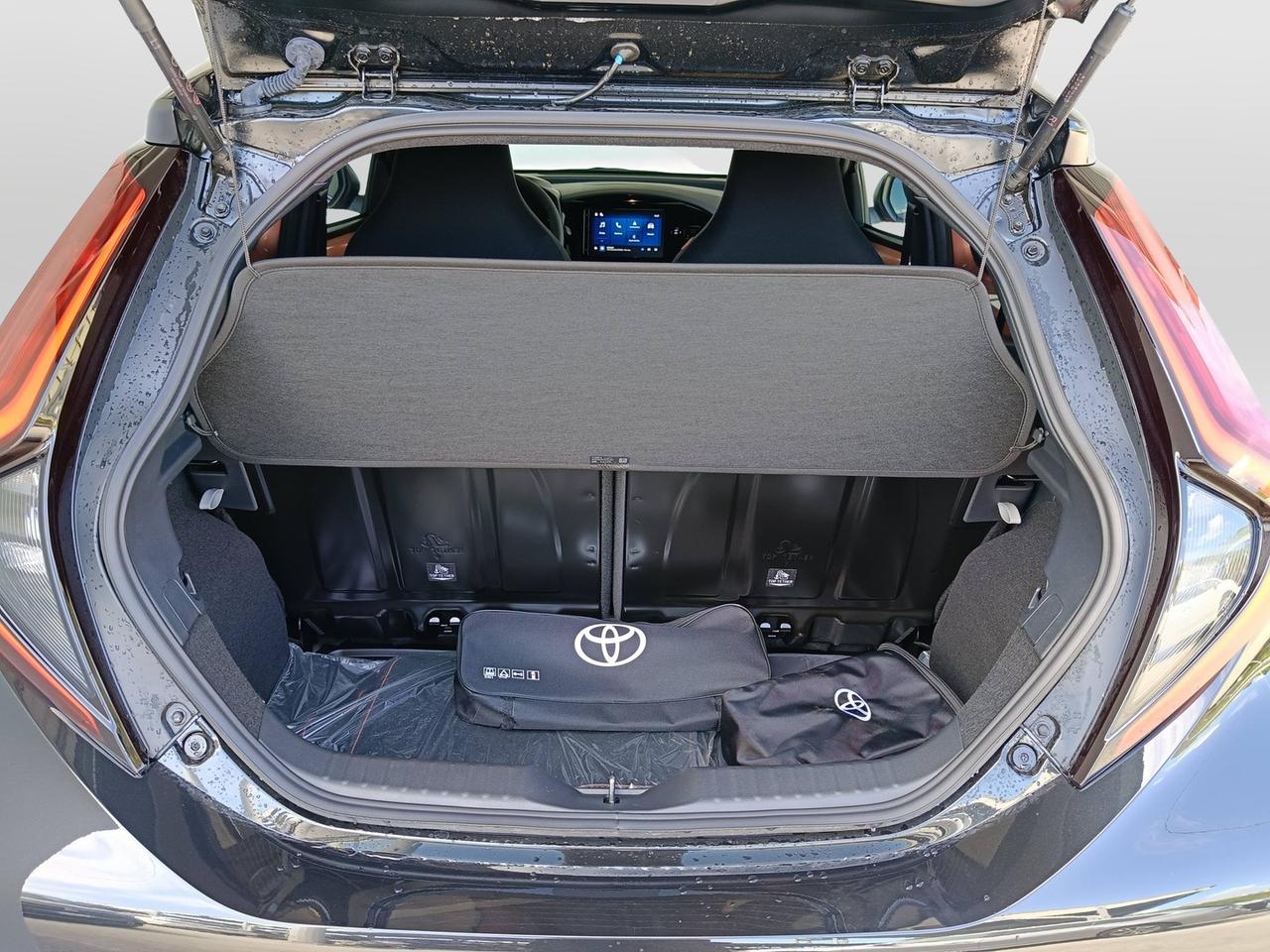 TOYOTA AYGO X HEV ICON MC26