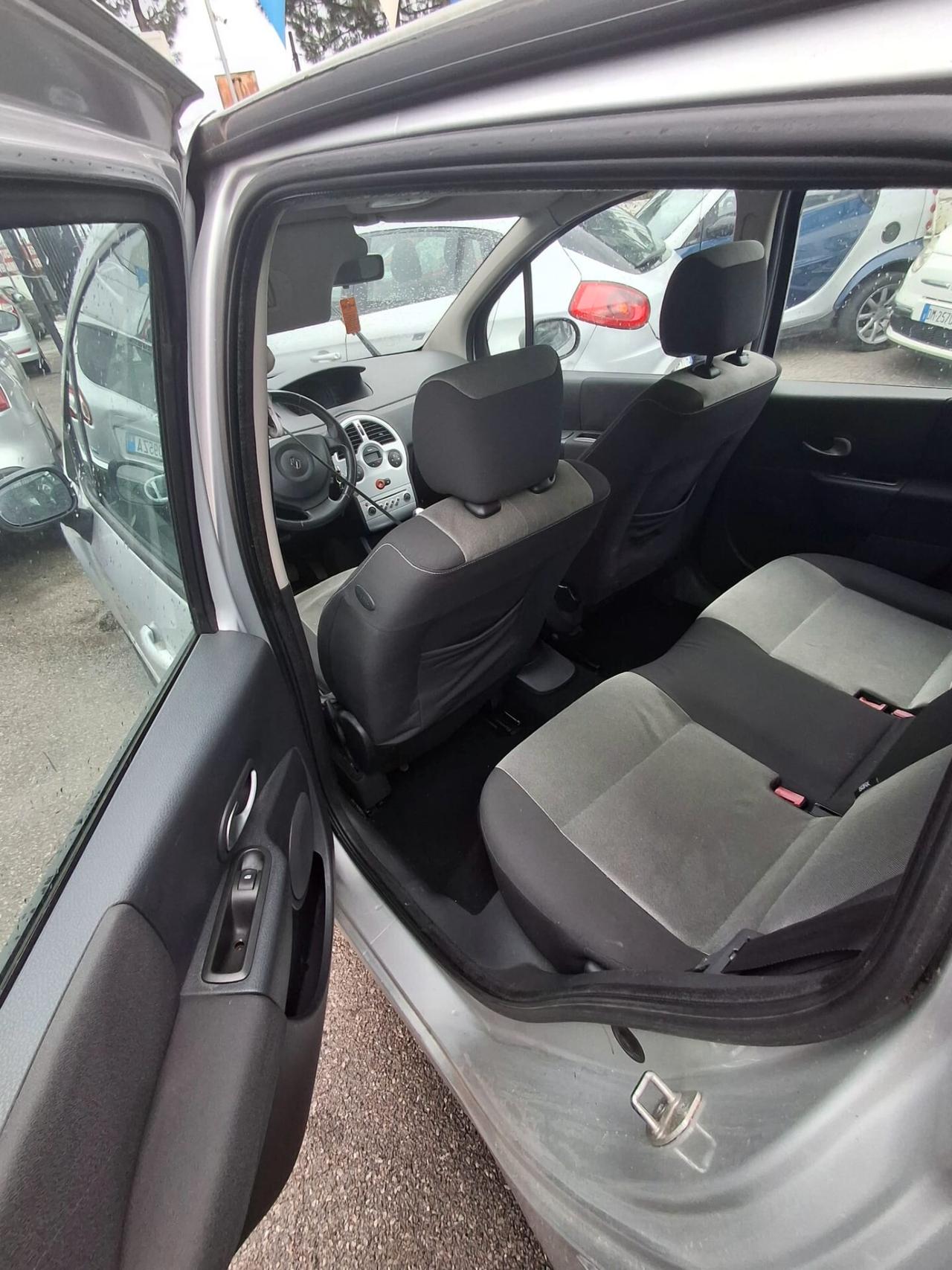 Renault Modus Grand 1.5 dCi 105CV Dynamique
