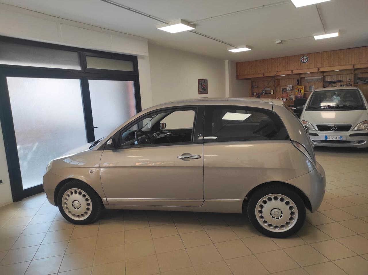 Lancia Ypsilon 1.2 Oro Giallo