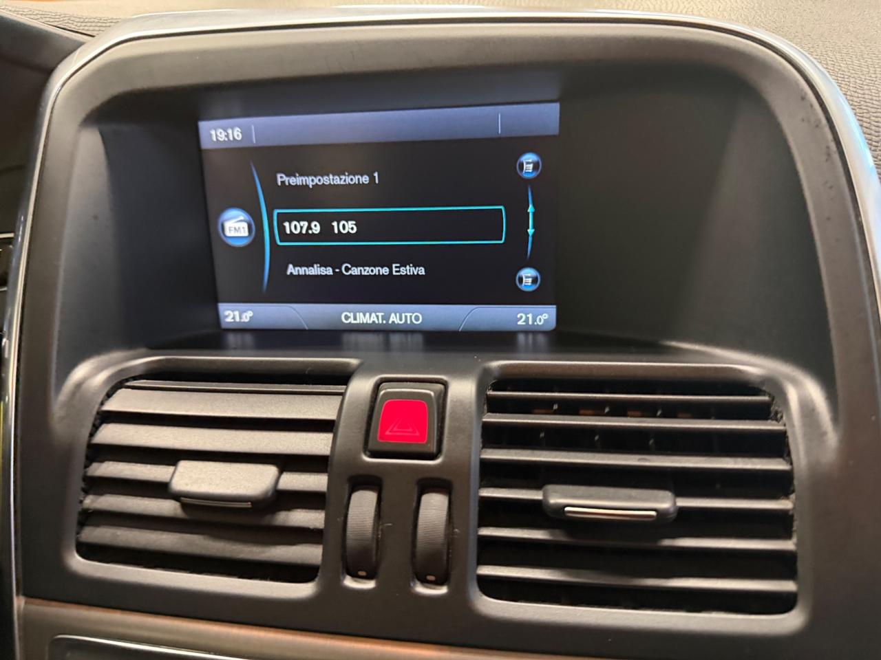 Volvo XC 60 XC60 D3 Geartronic R-design