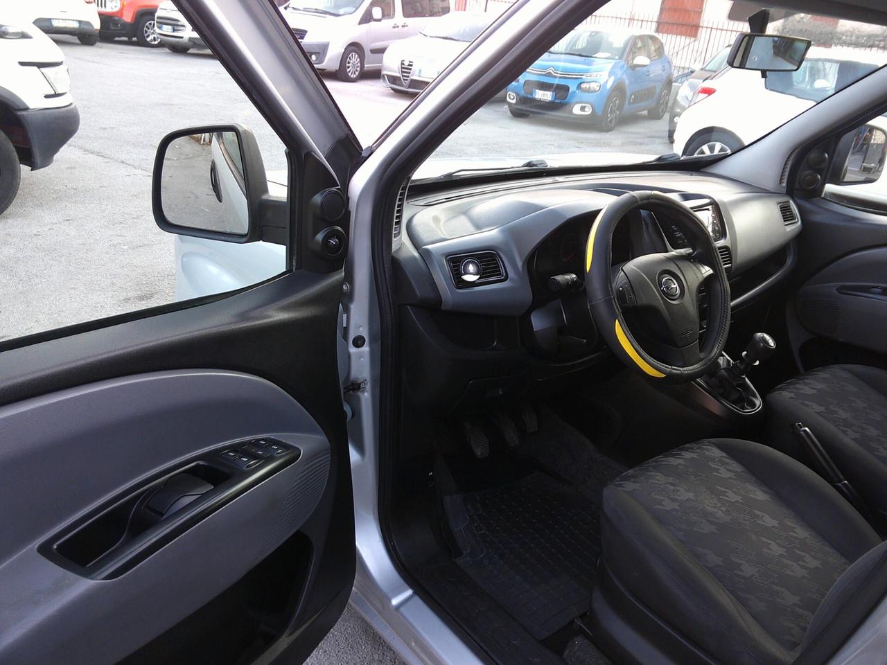 Opel Combo 1.6 CDTI 105CV AUTOVETTURA 12