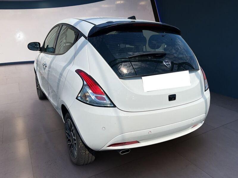 Lancia Ypsilon NUOVA My24 402 Platino 1.0