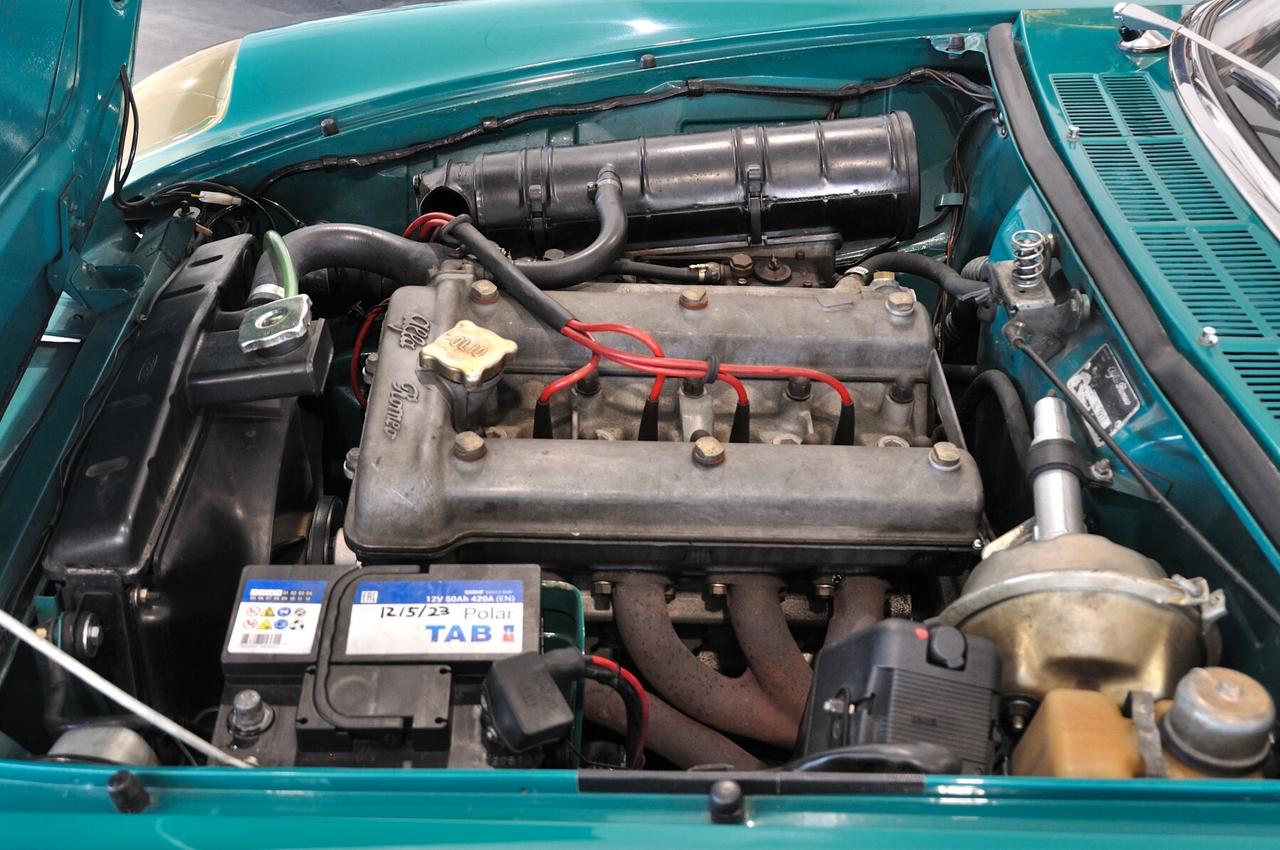 Alfa Romeo Spider 1300 Junior Duetto osso di seppia RIAR conservata