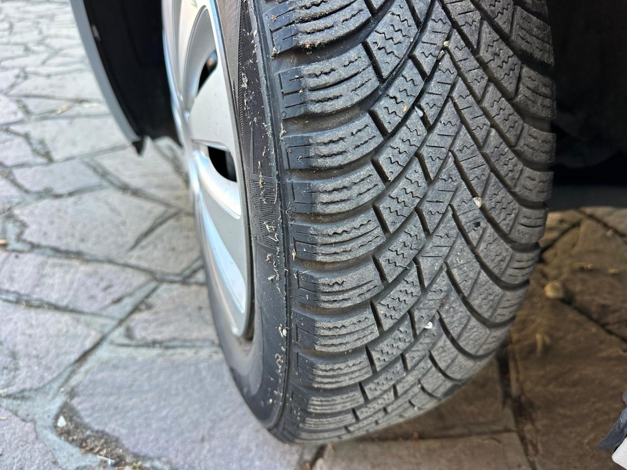 Kia Venga 1.4 CVVT Cool. 79000 KM