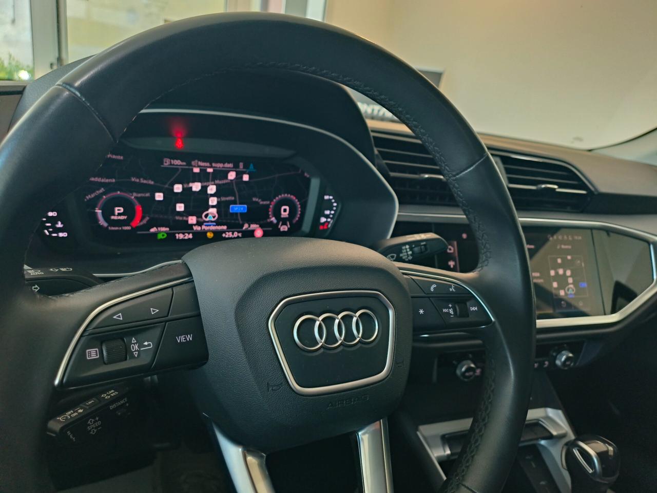 Audi Q3 35 TDI S tronic Business