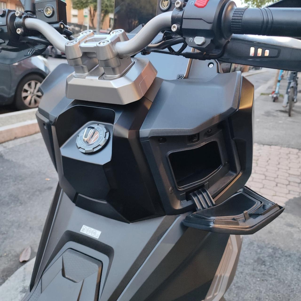 SYM ADX 300 – ANNO 2024 – SOLO 2.155 KM!