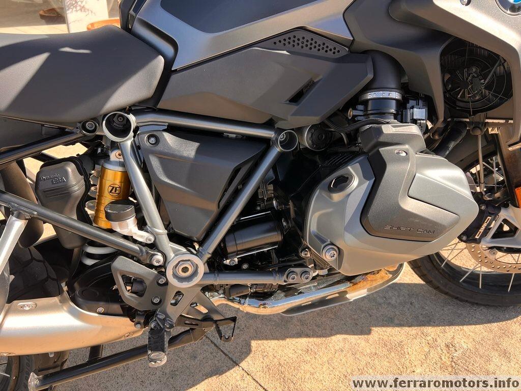 Bmw R 1250 GS triple black solo 2.000 km a 199 euro al mese