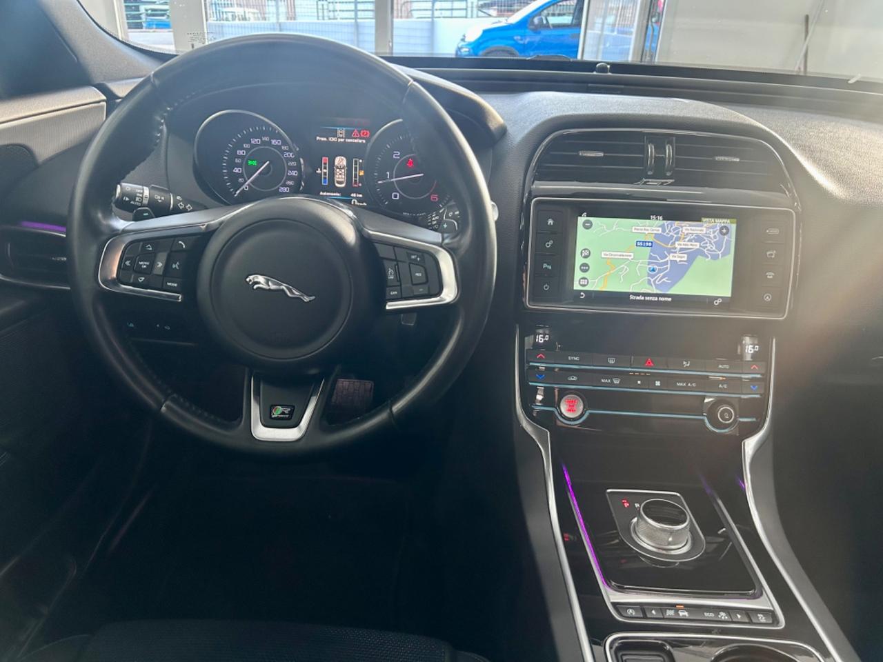 Jaguar XE 2.0 D Turbo 180CV R-Sport FINANZIABILE