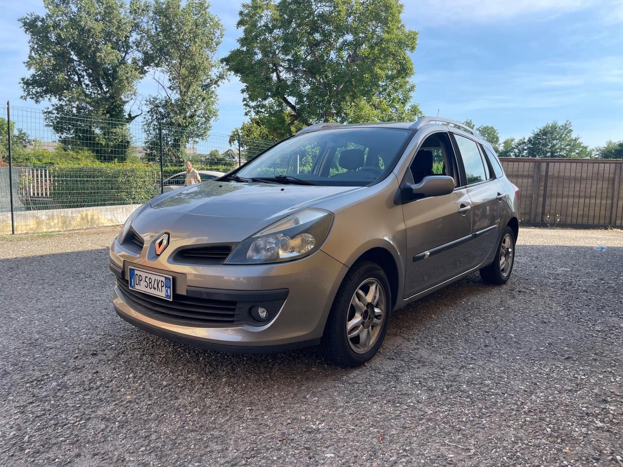 Renault Clio 1.2 16V SporTour Dynamique