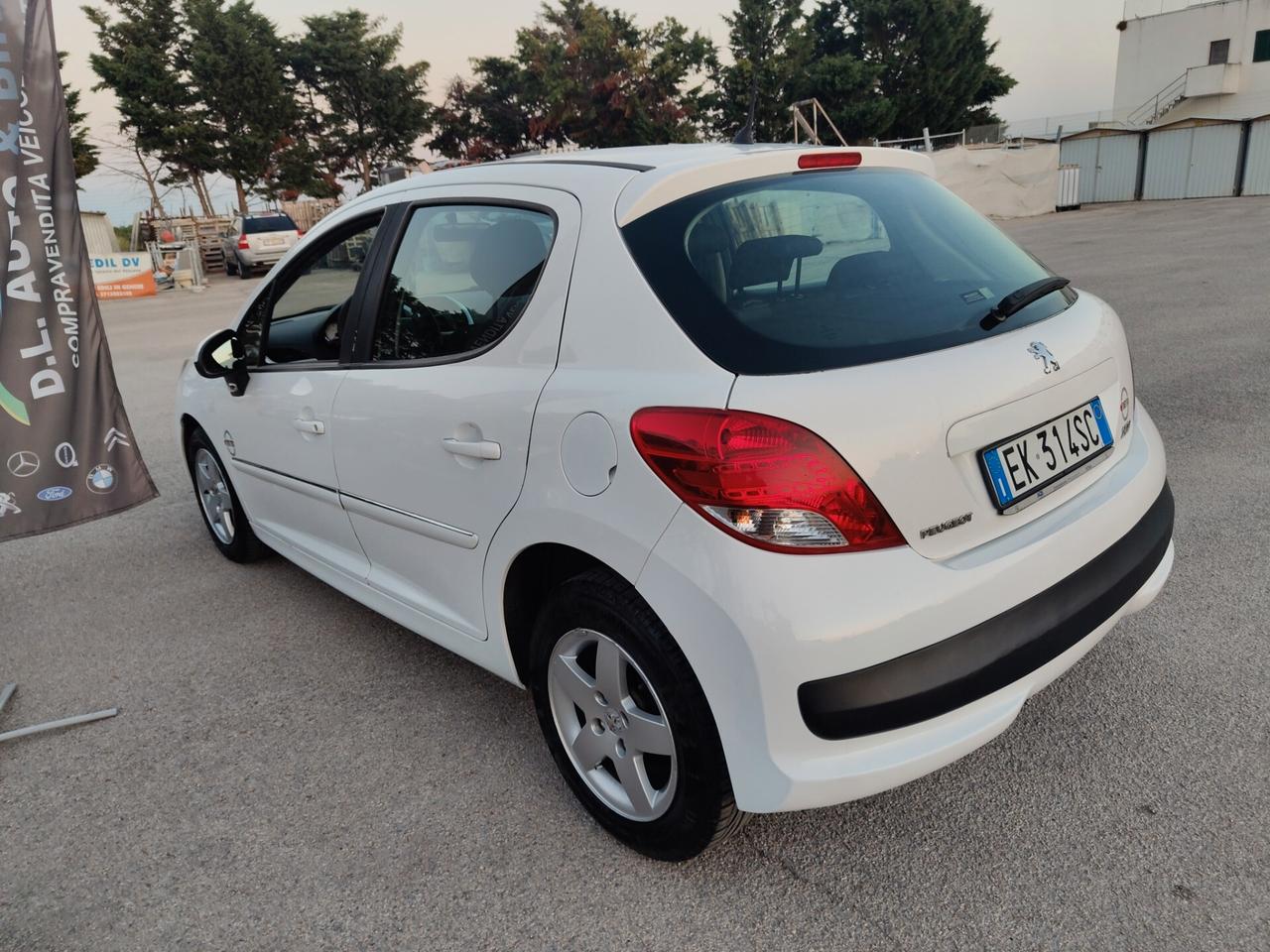 Peugeot 207 1.4 HDi 70CV 5p. Sweet Years