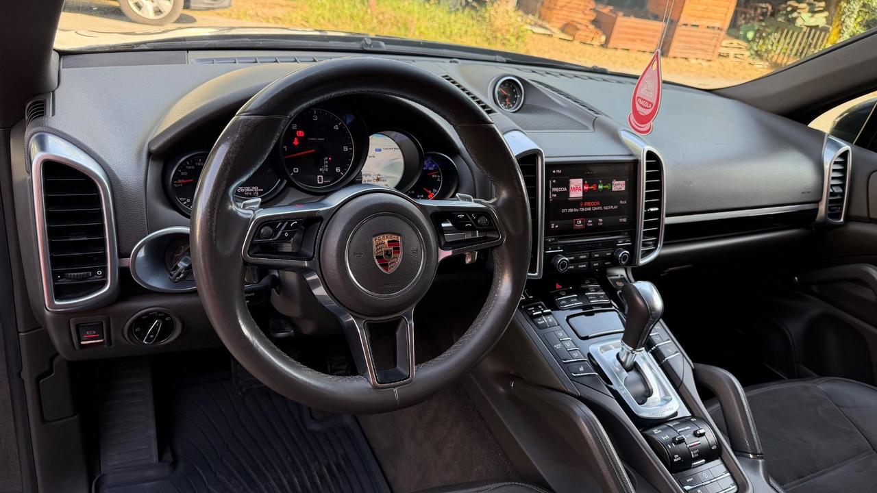Porsche Cayenne 3.0 Diesel Platinum Edition