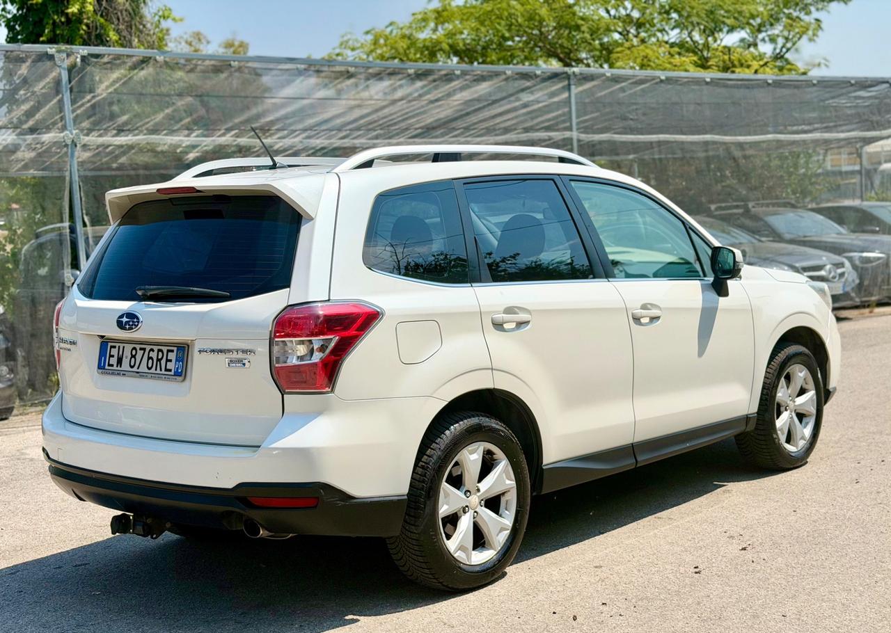 Subaru Forester 2014 2.0D 4x4 gancio traino garanzia 12 mesi ! ! !