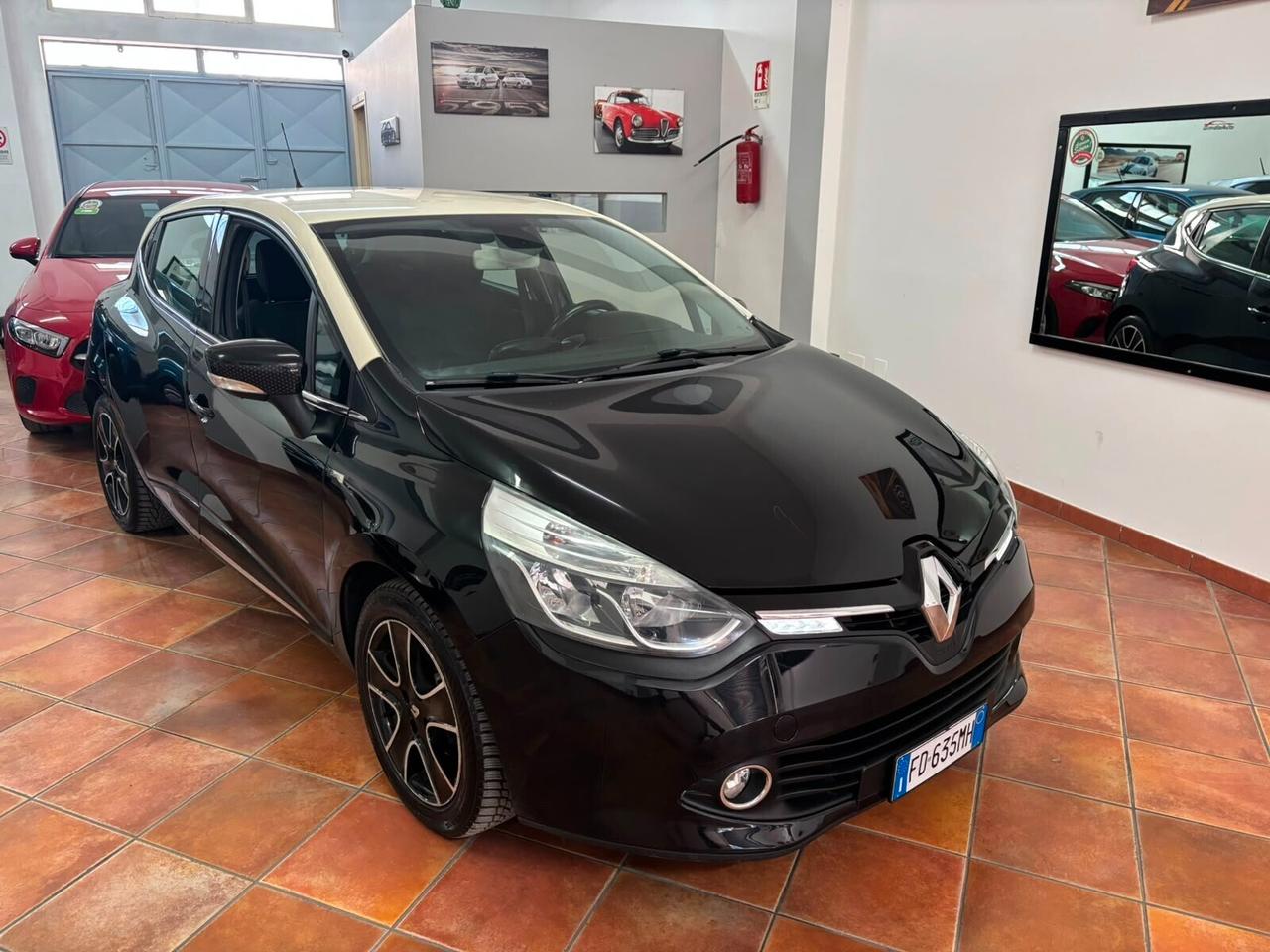 RENAULT CLIO 2016 BI-COLORE AUTOMATICA 1.5 DIESEL