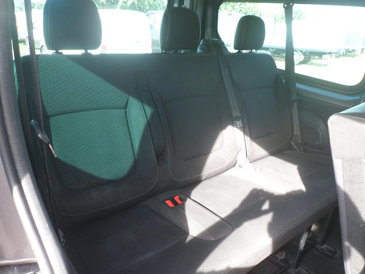 Opel Vivaro 9 posti maxi