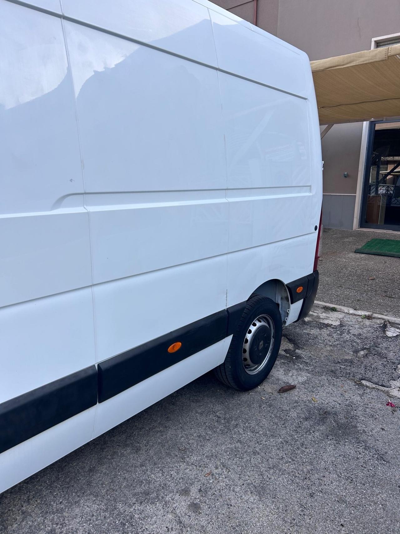Renault Master T35 2.3 dCi/125 TP PL-SL-TM-RG Furg