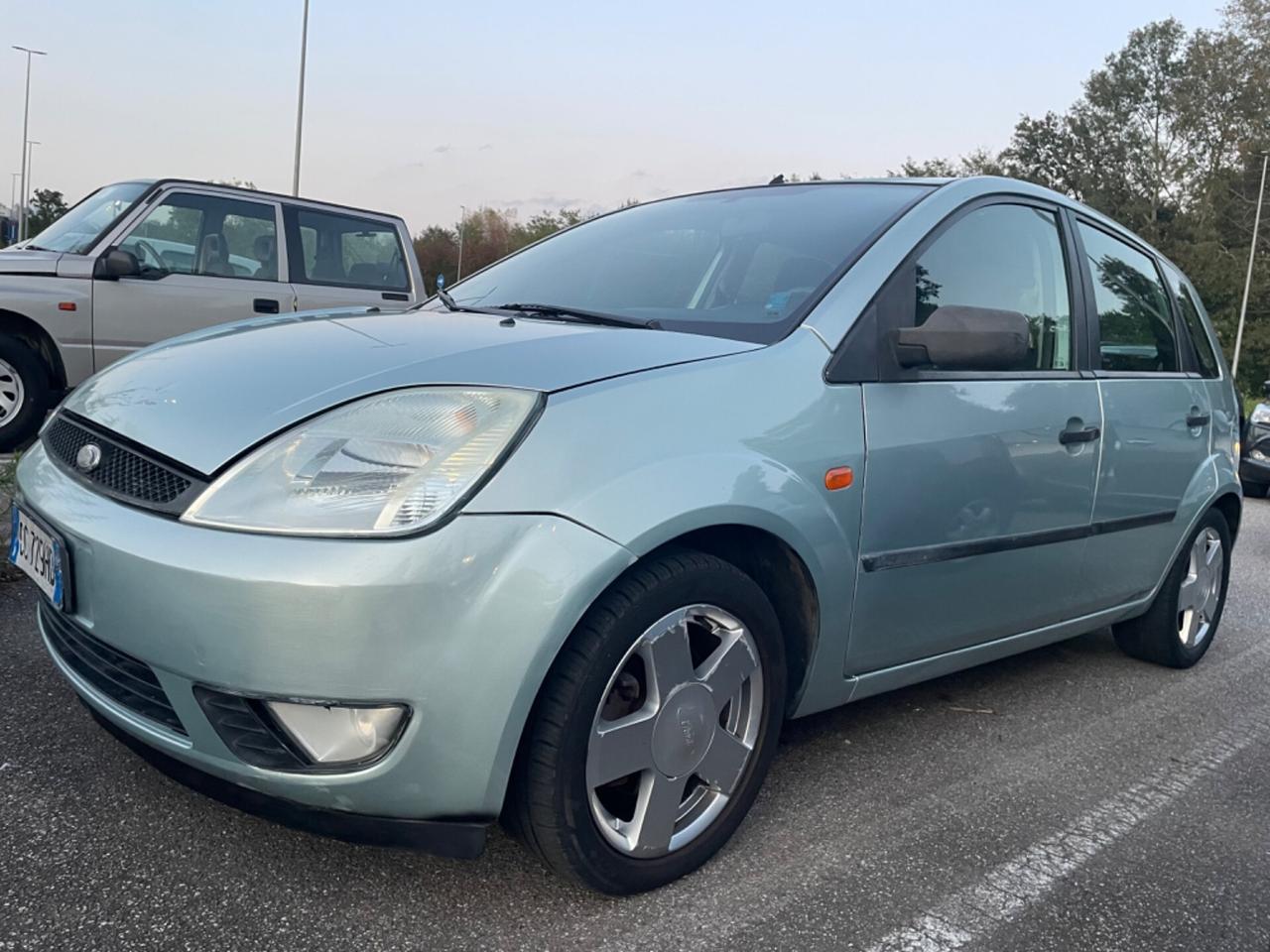 Ford Fiesta 1.4 16V 5p.*Neopatentati*Cerchi*