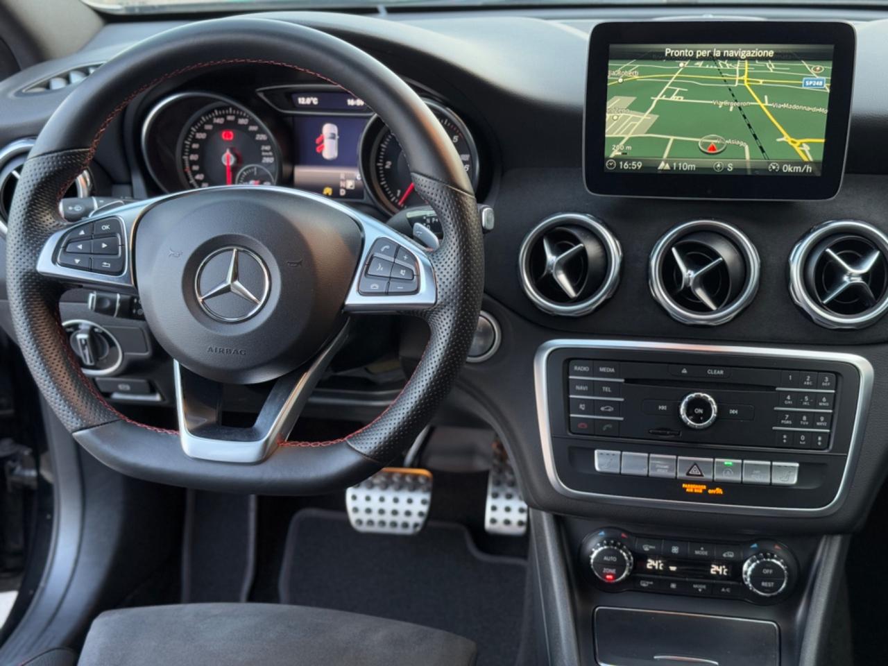 Mercedes-benz GLA 200d Premium AMG LINE!