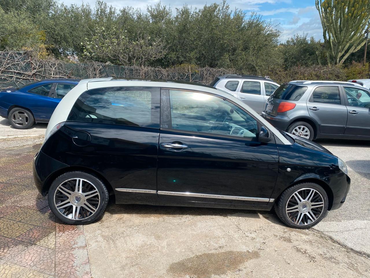 Lancia Ypsilon 1.2 69 CV 5 porte S&S Platinum