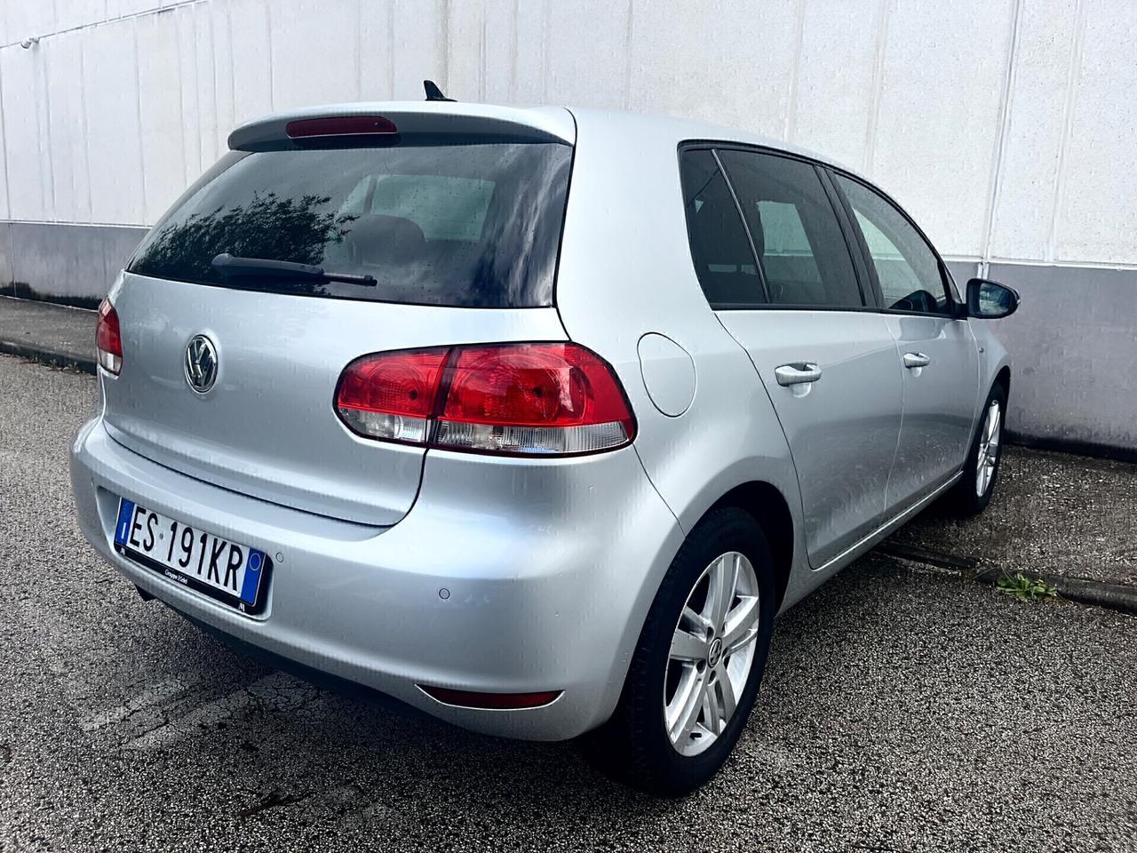 Volkswagen Golf 1.6 TDI(105cv)*NAVI*SEDILRISCALD*SENSORI