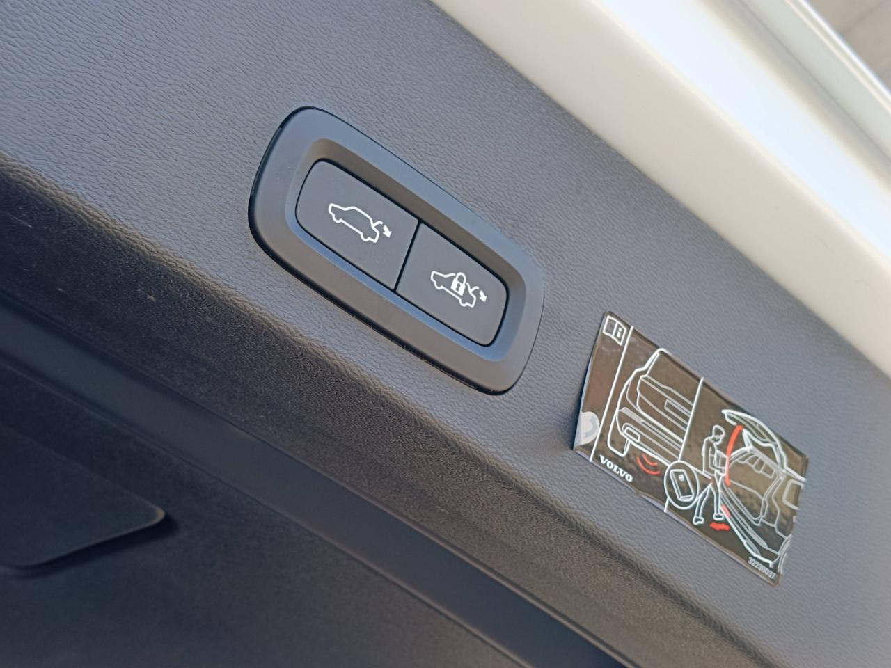 VOLVO XC40 - XC40 1.5 t4 phev R-design auto my21