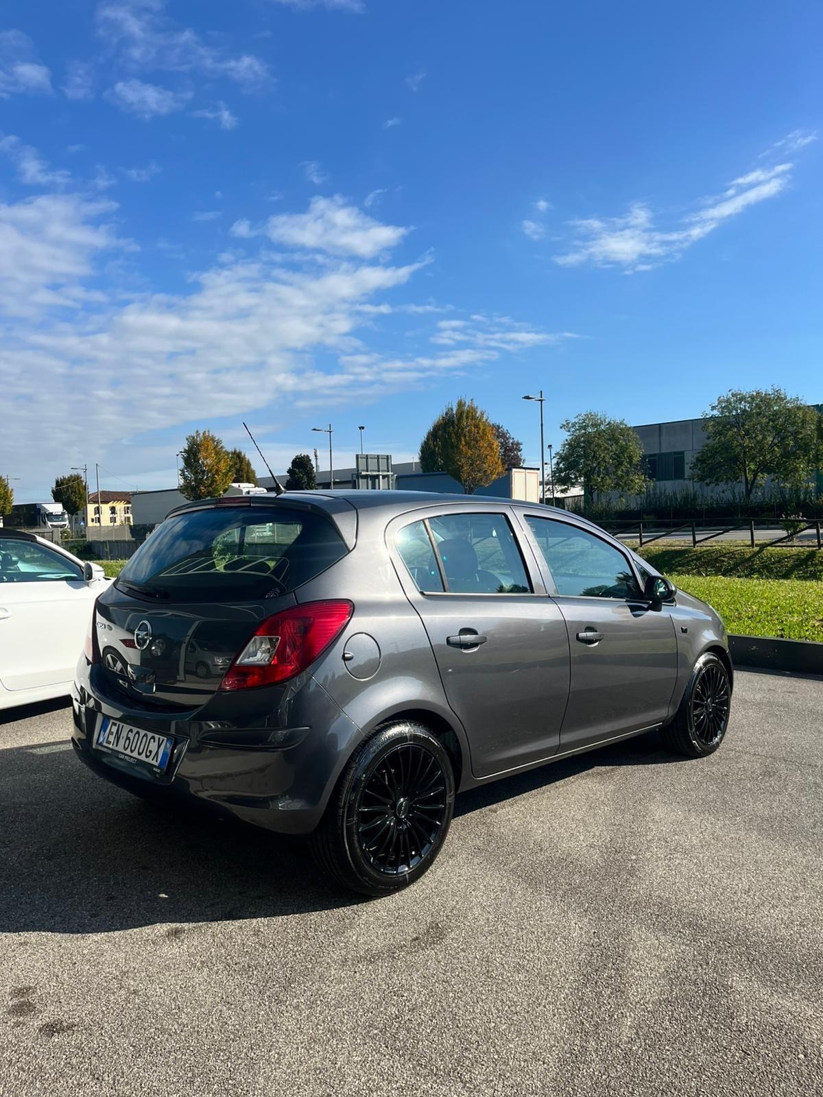 Opel Corsa 1.2 85CV 5 porte GPL Neopatentati