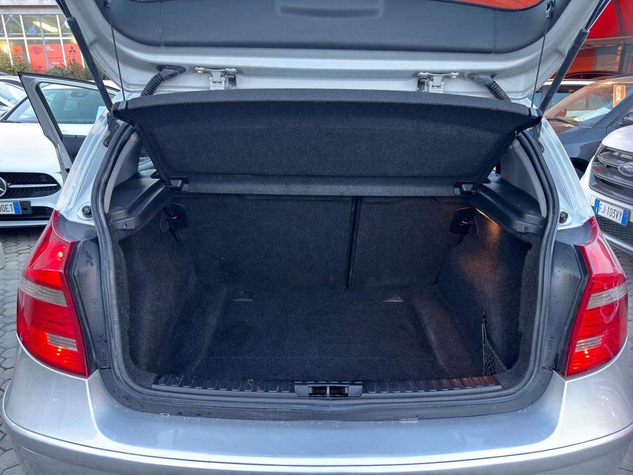 Bmw 116 116i cat 5 porte ADATTA A NEOPATENTATI