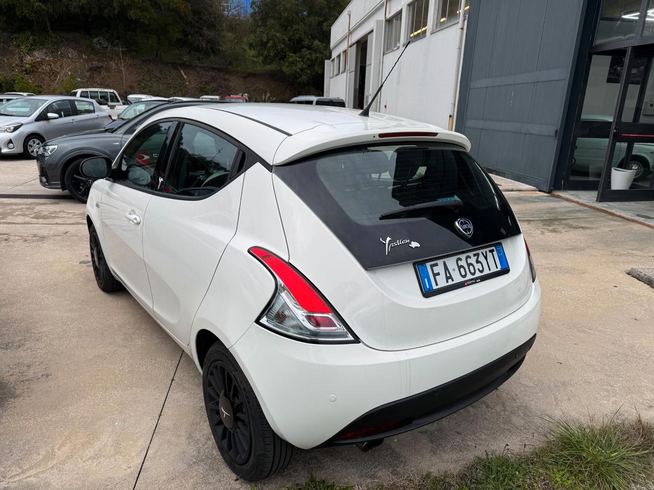 Lancia Ypsilon 1.2 69 CV 5 porte Elefantino